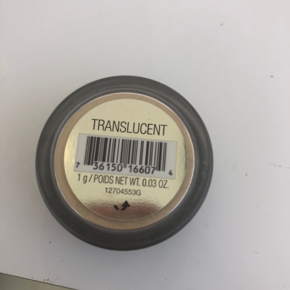 ❗️one left❗️Laura Mercier Translucent Glow Powder - Picture 2 of 3
